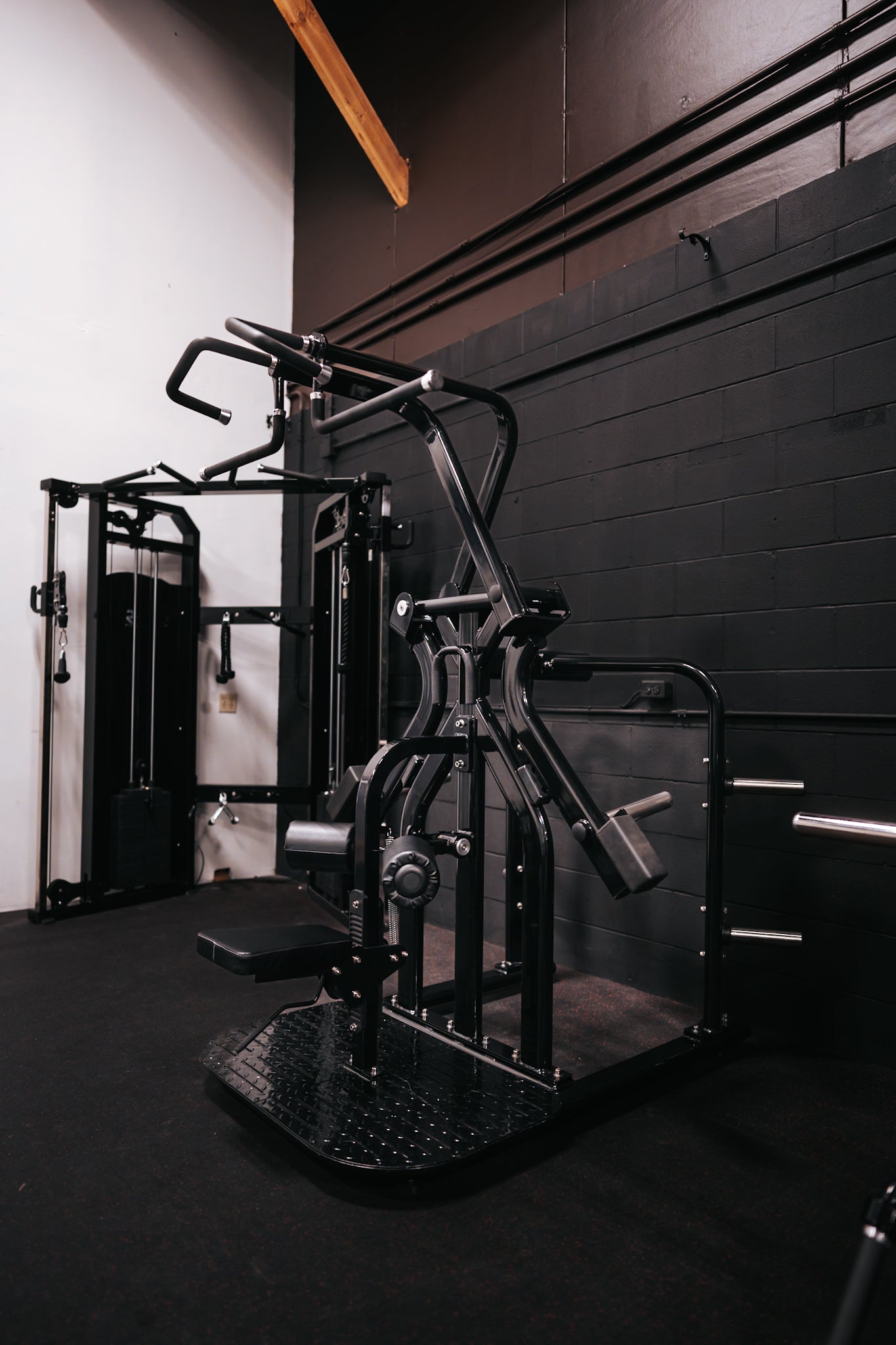 Scissor Style Lat Pulldown - Recon Health & Fitness